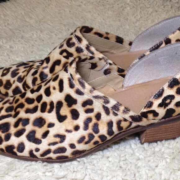 Crown Vintage (Emma Roberts) Leather, Booties "9.5"M, Chic, Trending, Leopard - Picture 3 of 7